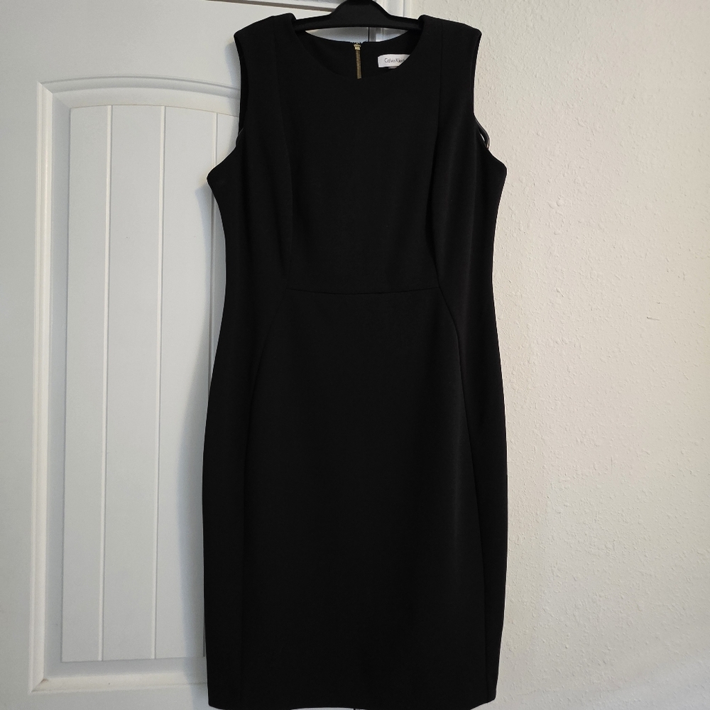 Calvin Klein Sleeveless Seam Front Scuba Crepe Crew Neck Sheath Dress Size 12